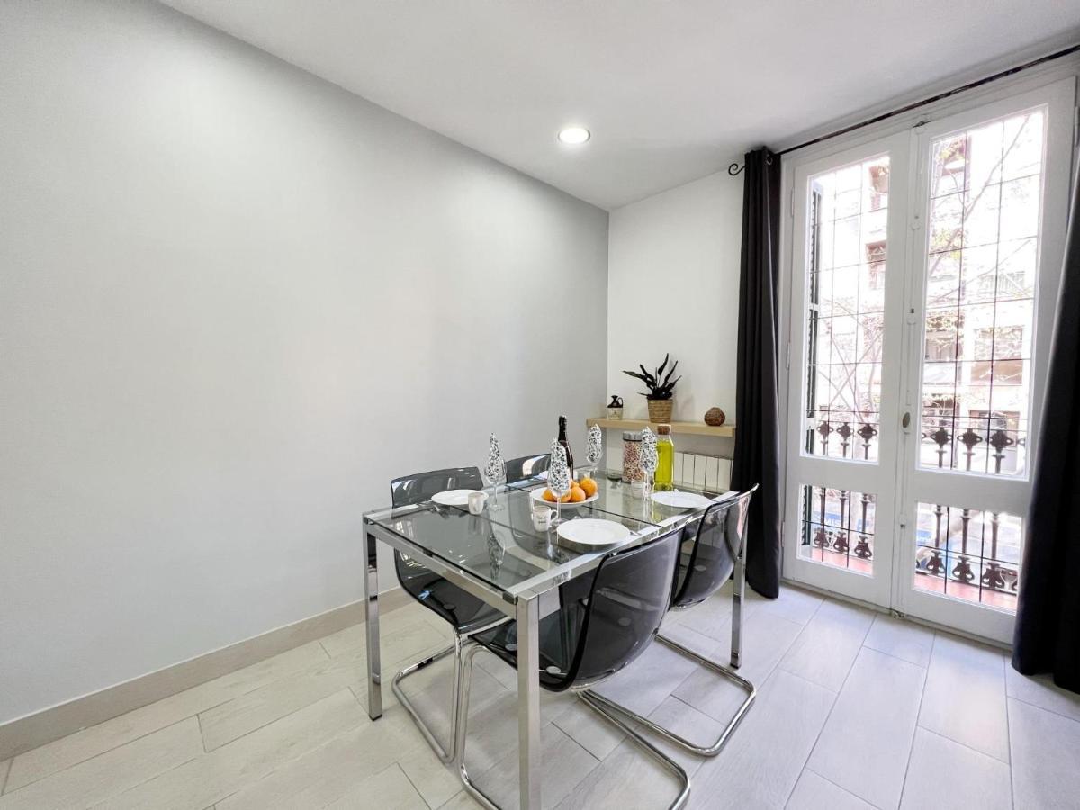 Sagrada Familia Gaudi Apartment Barcelona Exterior photo